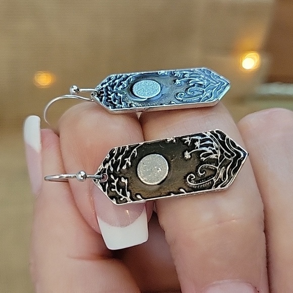 🔥LAST PAIR🔥 Full Moon Fiddleheads Drop Earrings - Picture 1 of 6